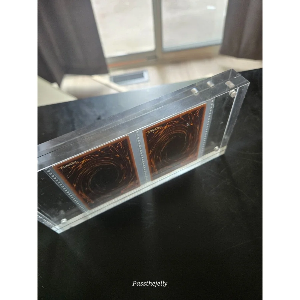 Vtg Yu-Gi-Oh Blue-Eyes White Dragon Dark Magician Card With Acrylic Frame Case